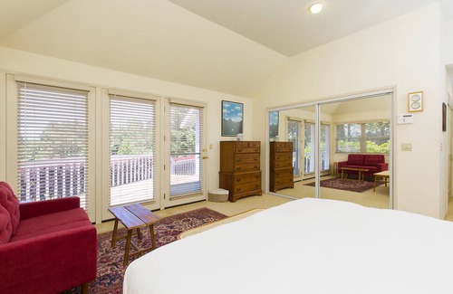 Jacoby Creek House | 🌲🌳New Listing! Gorgeous Golf Course Views, Lovely Spacious and Private home!