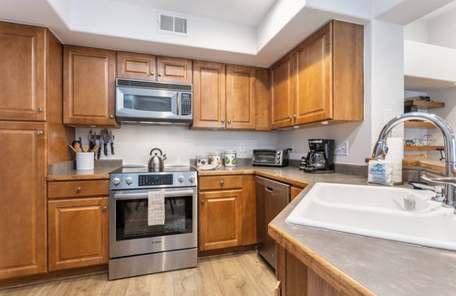 Edwards Condo | New Listing! Located in Edwards close proximity to shops and restaurants!