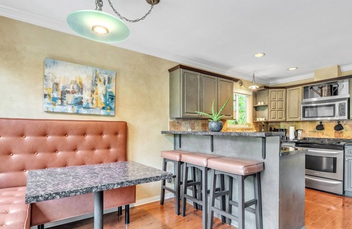 Riley Park House | NEW LISTING! Luxury Retreat in the Heart of Vancouver by RedAwning
