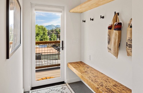 Creede Condo | New Listing! Luxury Uptown Studio Loft | Panoramic Views | Downtown Creede