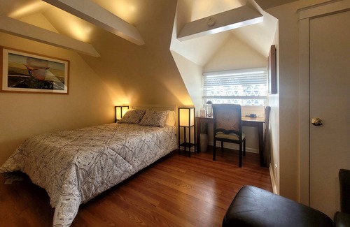 Montecito Cottage | **New listing**Montecito Carriage House on Coast Village near Butterfly Beach