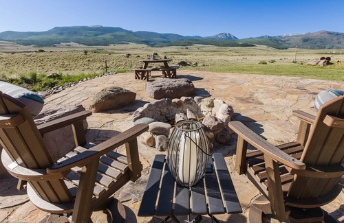 Creede Cabin | New listing! Newly constructed on 77 Acres of Solitude, Amazing Views & Hot Tub