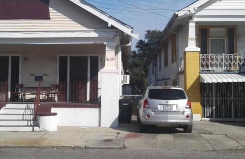 Saint Roch House | New Listing! Only 1.8 miles to French Quarters and 8 minutes to the Super Dome.