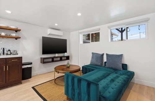 Pacific Palisades House | New Listing! Palisades Paradise by Colby & Conrad!