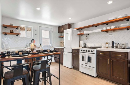 Pacific Palisades House | New Listing! Palisades Paradise by Colby & Conrad!