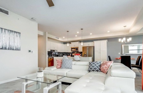 Campbell Apartment | New Listing! Storey Lake Resort, 9mi to Disney & 10mi to Universal - FS319267