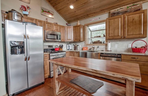 Michigan Hill House | New Listing! Stunning 3 Acre Park County Retreat