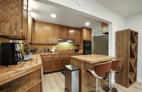 Country Club Estates Ski Chalet | *New Listing* This is a 3 bedroom, 2.5 bathroom home that sleeps 8
