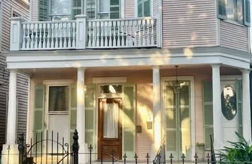 Milan Apartment | New Listing* Uptown Charm! EZ Streetcar Access