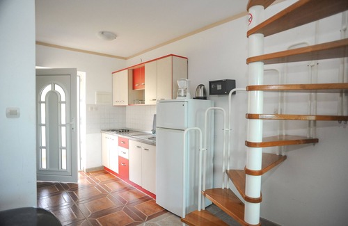 Caska Apartment | NEW LISTING!Vila Caska- ap 11-apartment for 5 people, pool, wifi, airconditioner