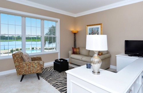 Osprey Apartment | NEW LISTING: Windsor Lodge Unit 14, studio, close to beaches, pool