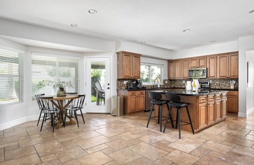 Santiago House | *NEW* Lux 5 Bedroom Spanish Villa w/Heated Pool
