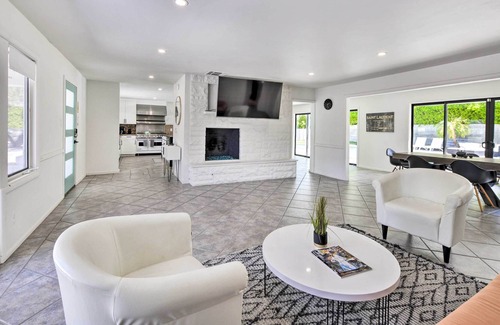 Deepwell Estates House | NEW! Luxe Palm Springs Smart Home w/ Putting Green