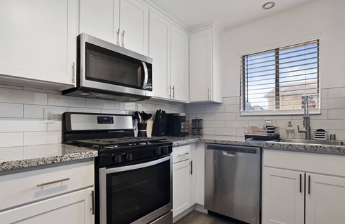 Ceres House | New Luxury Apartment: Lovely 2 beds 1 bath