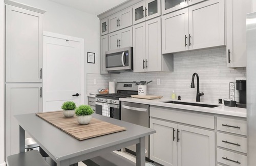 Rocklin House | New Luxury Attached- 1 BR Guest Suite, w/Kitchen, Pvt