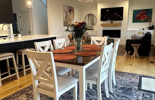Belmont House | New Luxury Modern Farmhouse, Downtown C'Ville