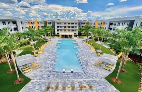 Deerwood Apartment | New Luxury Oasis - Near Mayo Clinic & Saint Johns Town Center