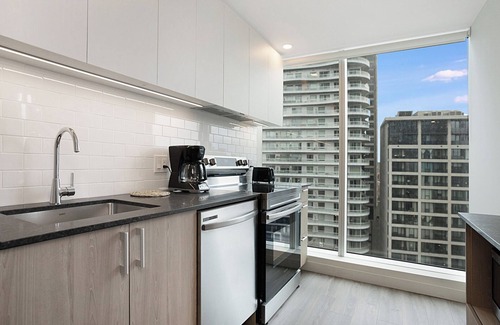Milton Park Apartment | New Luxury Unit in Heart of MTL 803 | Metro access