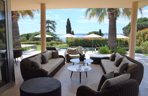 Guerrevieille Villa | New luxury villa, sea view and St Tropez, beaches on foot