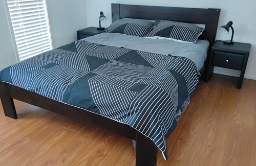 Auckland Apartment | New Lynn 10 mins to Trains and Buses