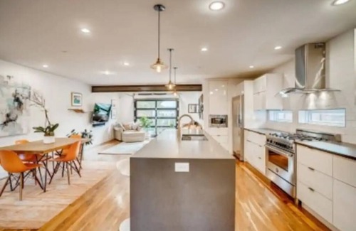 Sunnyside House | New modern 3-bedroom duplex in Denver with beautiful view and outdoor space