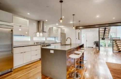 Sunnyside House | New modern 3-bedroom duplex in Denver with beautiful view and outdoor space