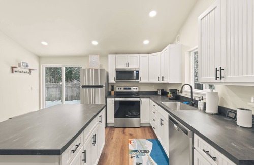 Naches Cabin | New modern cabin on the Tieton River