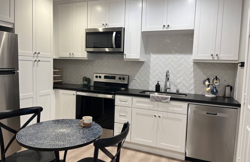 Talmadge House | New Modern Casita in Unique Kensington
