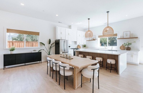 Santa Rosa House | New Modern Home on 0.6 acre 4BR, 2BA, Peaceful, Santa Rosa