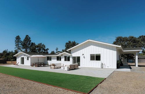 Santa Rosa House | New Modern Home on 0.6 acre 4BR, 2BA, Peaceful, Santa Rosa