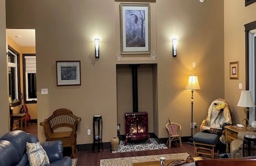 Terra Nova House | New Modern & Unique 2-bedroom house in beautiful South River with WiFi, AC etc.