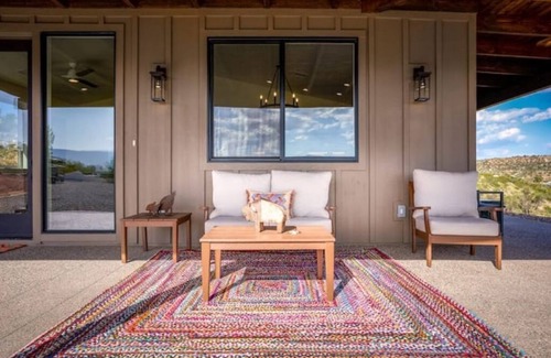 Cornville House | New mountain top retreat w/270° stunning views