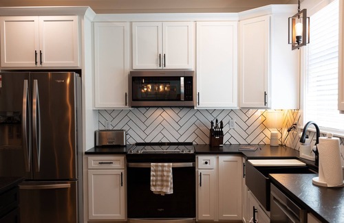 Landrum House | ⭐️NEW⭐️ Near Tryon Equestrian Luxury Getaway Hot Tub Game Room Landrum