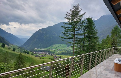 Vandoies Ski Chalet | New opening June 2022 - Chalet tree house with private whirlpool