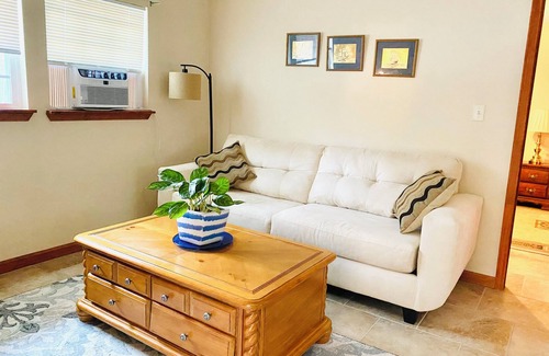 Lacombe Apartment | New Orleans Northshore 40 minutes from New Orleans . Safe and peaceful