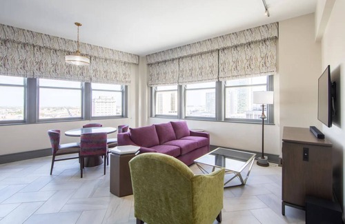 Central Business District Apartment | New Orleans Super Bowl LIX accommodations, one bdrm deluxe, sleeps 4. Feb 7-14th