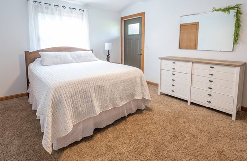 Millersburg Cabin | New! Outback Lodge. Large 3 story Cabin!