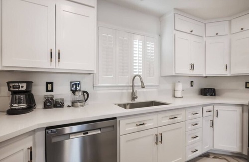 Enterprise House | New! Party House w/Pool & BBQ,Near Airport & Strip
