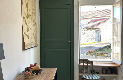 Rougemont House | NEW Peace and quiet guaranteed in a small medieval village near the forest and the Burgundy canal