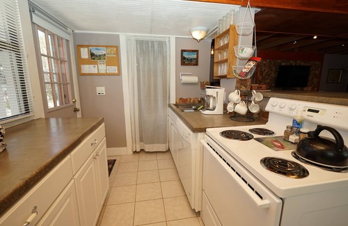 Buena Vista Cottage | New! Perfect Summer Cottage, Min. from Buena Vista, adjacent to National Forest!