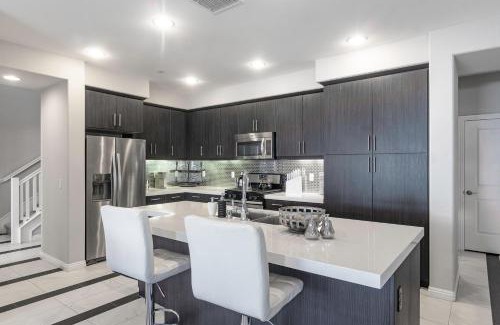 La Quinta House | NEW! PGA West (Signature!) walk to Stadium Course!