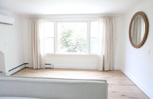 West of Town House | New Pool Lovely Home Mins away from Town & Beach