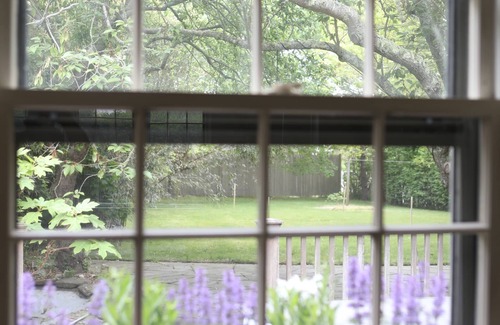 West of Town House | New Pool Lovely Home Mins away from Town & Beach