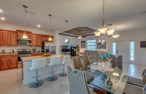 Bonita Springs Villa | New! Pool villa, 2-8 persons, 4 bedrooms/3 bathrooms in Bonita Springs