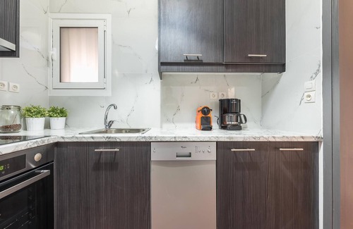 Athens City Centre Apartment | New Relaxed Central Apartment Walk Everywhere