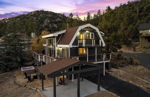 Big Bear City Cabin | New Remodel*Arcade*Hot Tub*Air Conditioning*Lake 2 Miles*Mountain Views/Trails