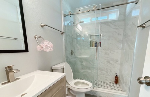 Gardena Apartment | New Remodeled 2B2B close to SoFi Stadium / K1 speed / LAX