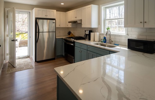 Vineyard Haven House | NEW! Renovated Family-Friendly Vineyard Haven Home, Close to town!