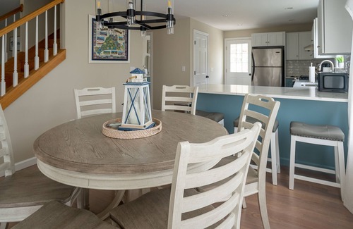 Vineyard Haven House | NEW! Renovated Family-Friendly Vineyard Haven Home, Close to town!