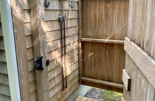 Vineyard Haven House | NEW! Renovated Family-Friendly Vineyard Haven Home, Close to town!